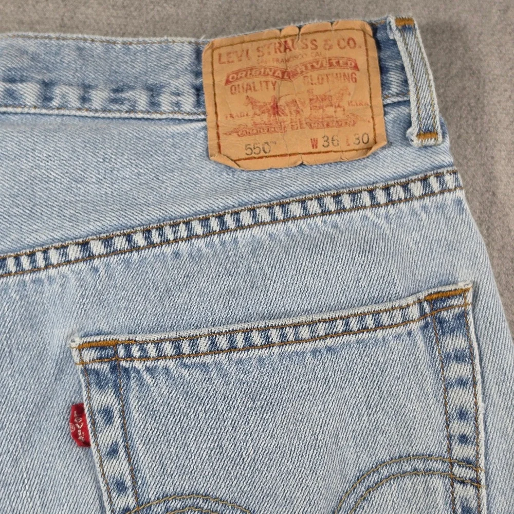 Levi's 550 Relaxed‎ Fit Jeans Men W36 L30 Light Wash Blue Denim Tapered Leg